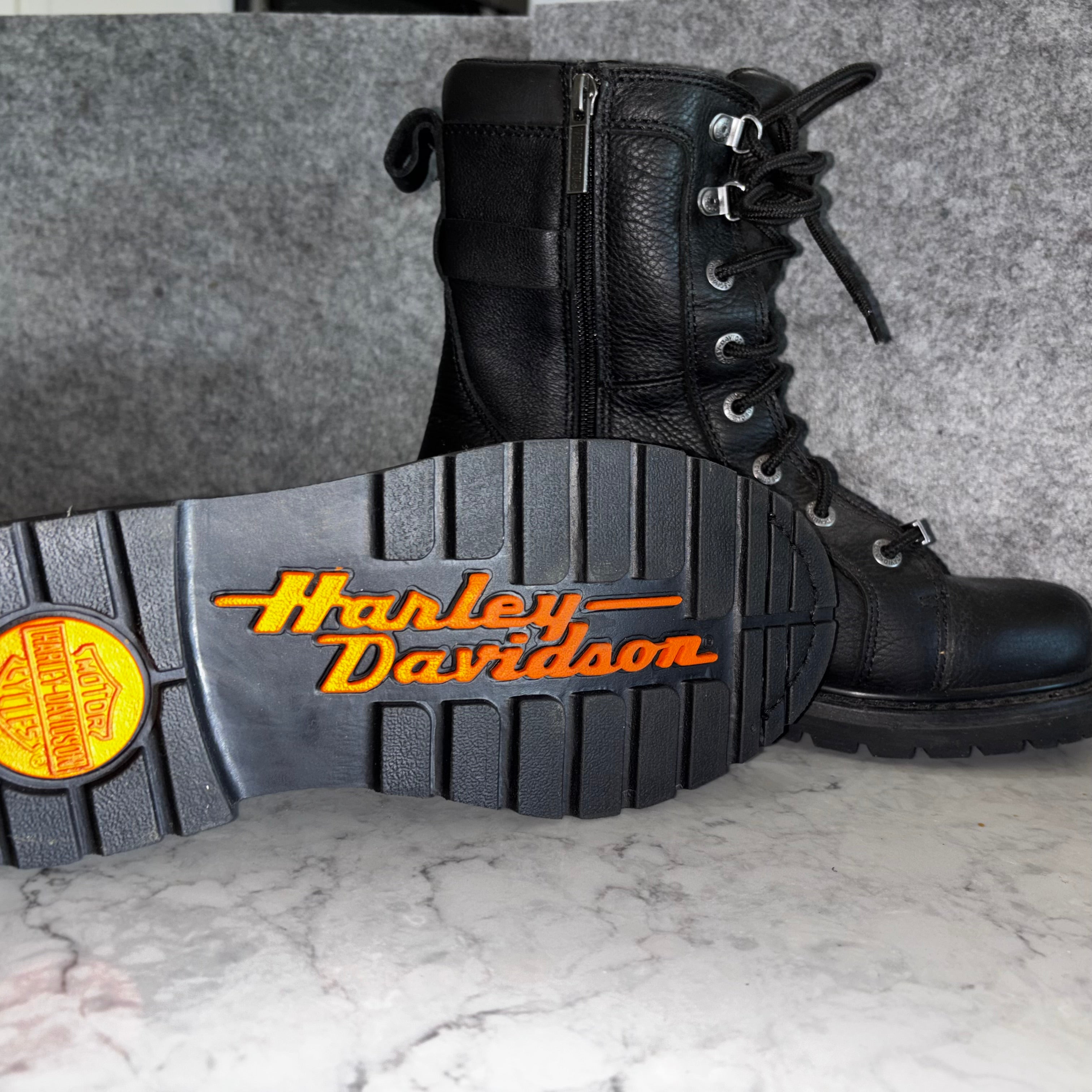 Men’s size 9 belt boots
