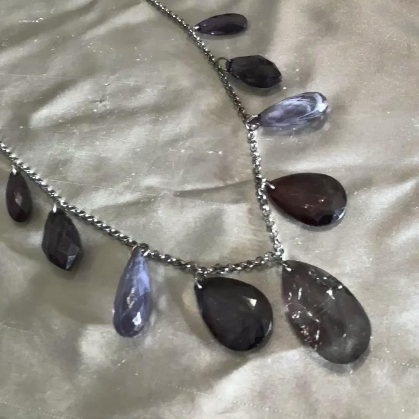 Droplet Glass Pendent Necklace